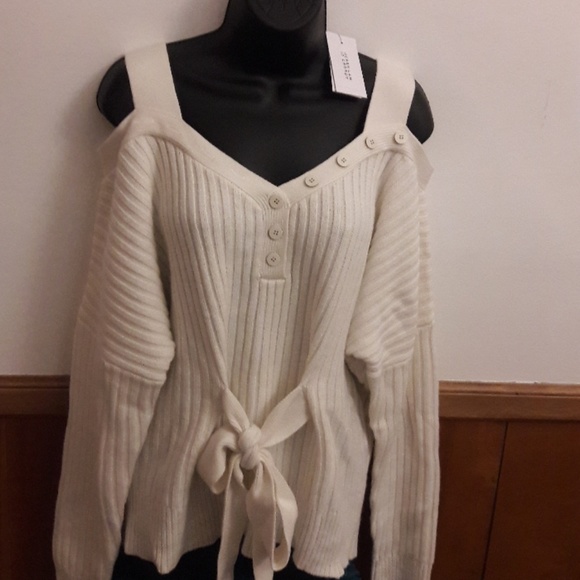 Derek Lam Sweaters - DEREK LAM CROSBY** Ivory Sweater sz Medium